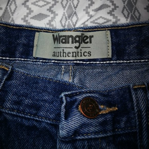 Wrangler jeans. Size 34(?)/34. Please read description. - Picture 4 of 5